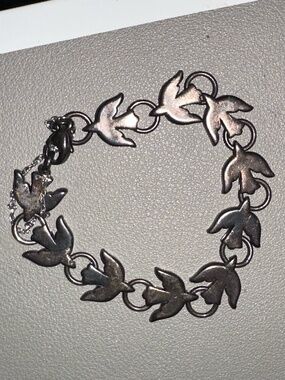 RARE Retired James Avery Descending Dove Sterling Silver Bracelet